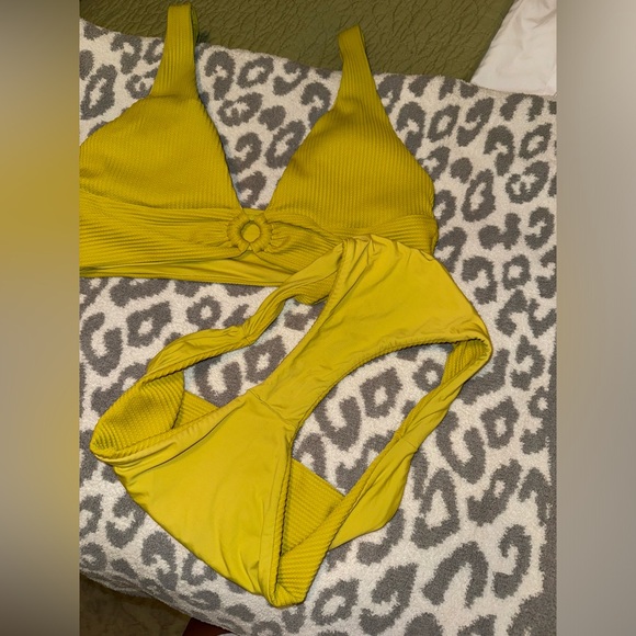 L*Space Bikini Set - Picture 3 of 3